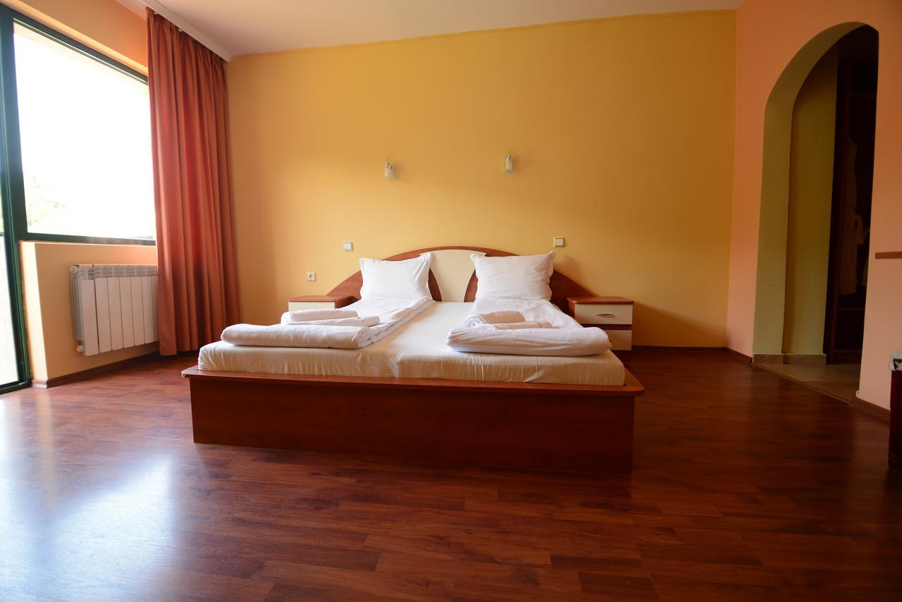 Park Hotel Ribaritsa Экстерьер фото